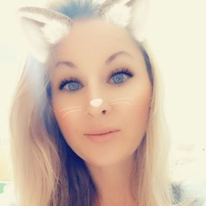 Meet your Posher, Roxanne